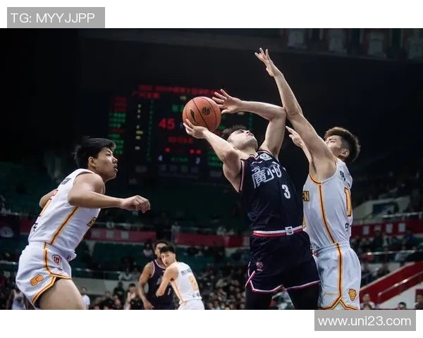 11月14日CBA常规赛精彩对决广东队迎战天津队争夺胜利荣耀