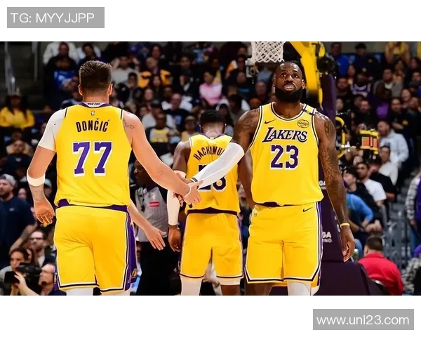 西部决赛首战湖人对决掘金精彩回顾与赛后分析